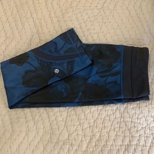 Lululemon Inspire Crops